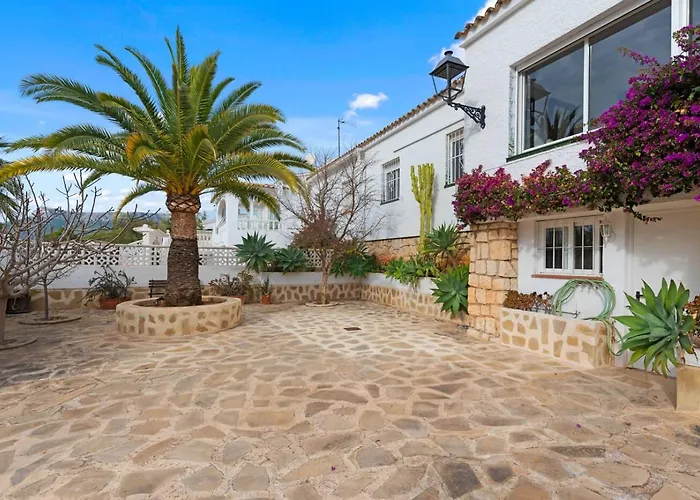 Baobab - Plusholidays *